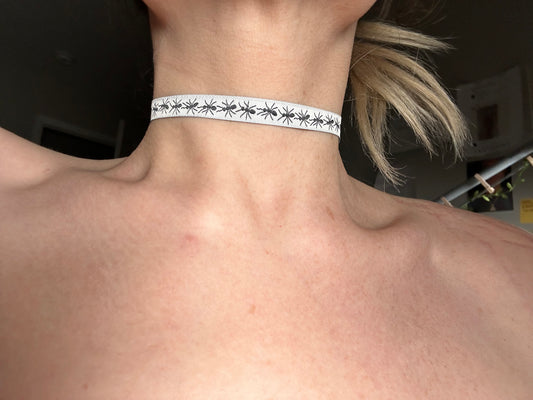 Ants! black and white choker