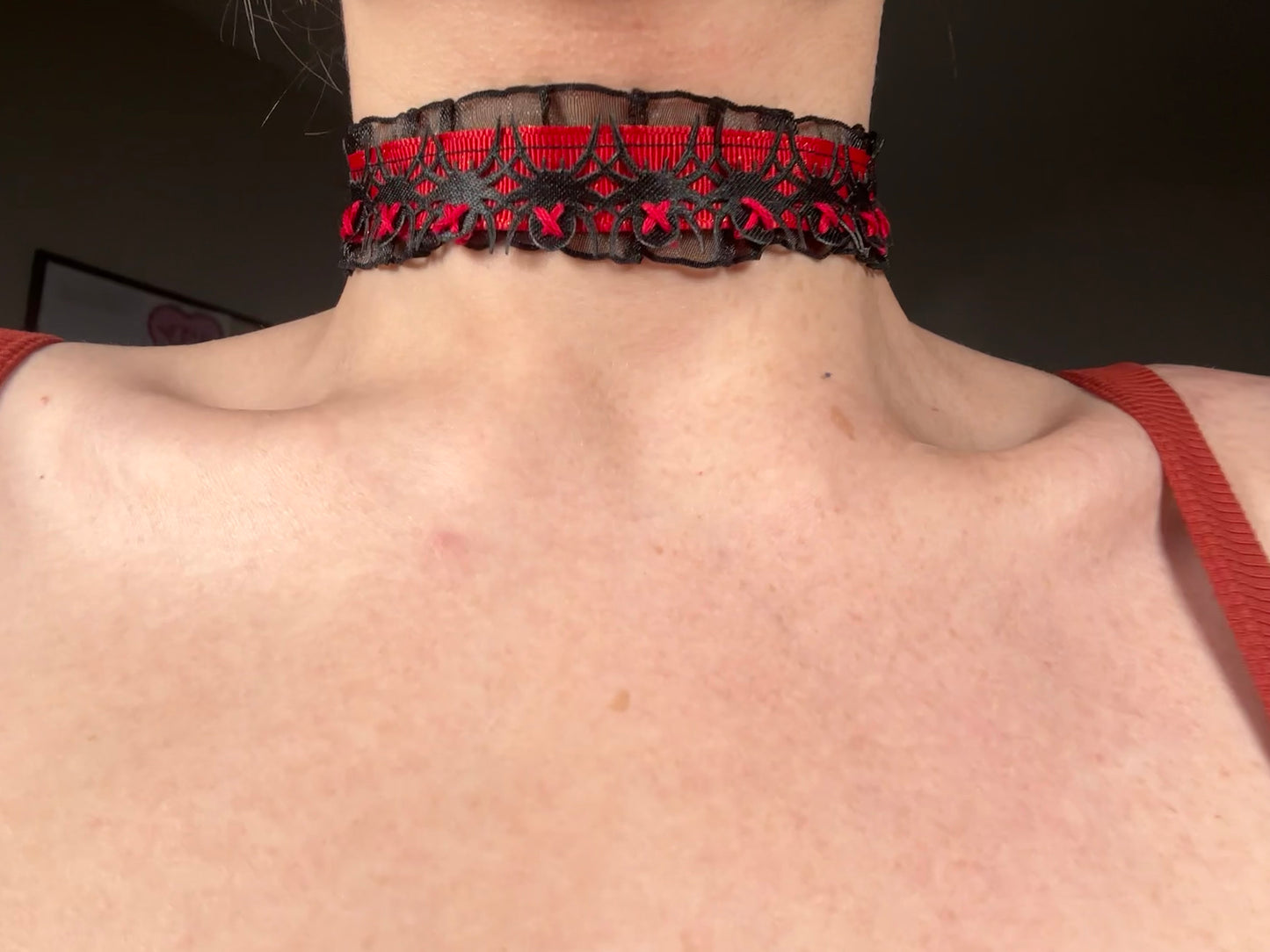 black widow ruffle collar